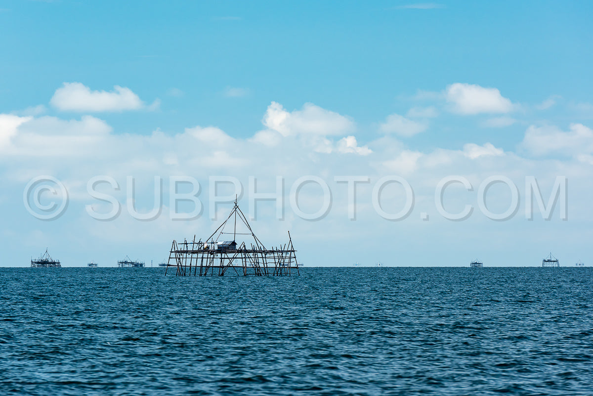 Photo de Structure de pêche traditionnelle en bambou appelée Bagang- Berau- Kalimantan- Borneo- Indonésie- Asie